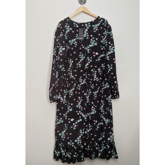 🆕 Nasty Gal Bud of Been There Plus Floral Dress - Picture 4 of 11